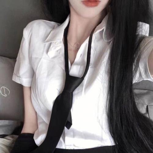 踉跄女孩